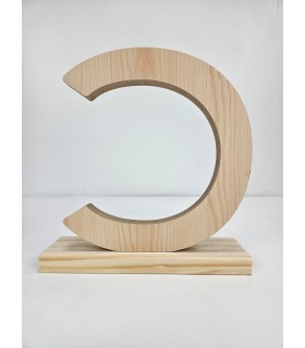 Letra C con peana decorativa en madera personalizable
