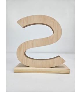 Letra S con peana decorativa en madera personalizable