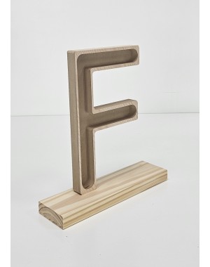 Letra F con peana decorativa en madera personalizable