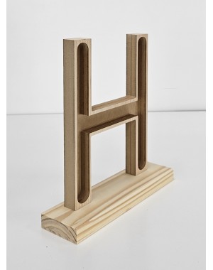 Letra H con peana decorativa en madera personalizable