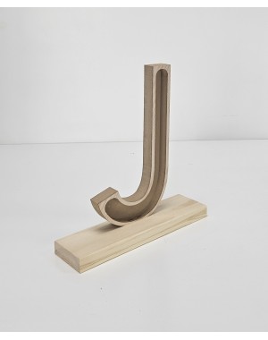 Letra J con peana decorativa en madera personalizable