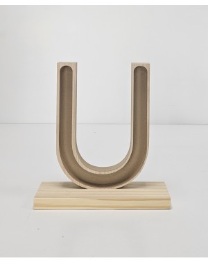 Letra U con peana decorativa en madera personalizable