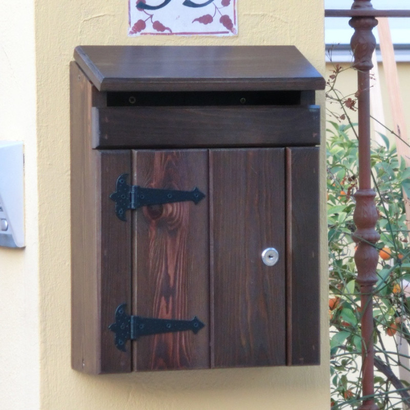 Buzón de Madera Rústico Artesanal con Llave