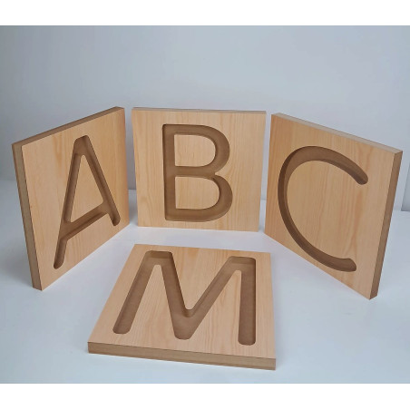 Marco con Inicial de Madera 28 cm | Estuches Plamar